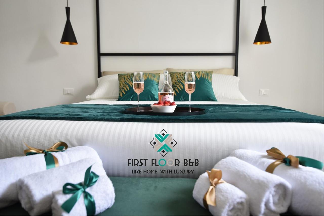 First Floor B&B Bari Eksteriør billede